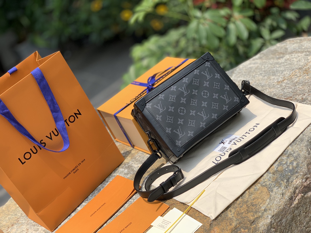 🌼 m44730尺寸25×18×10CM 朱一龙、唐晓天同款！Soft Trunk真的从去年年底开始，一