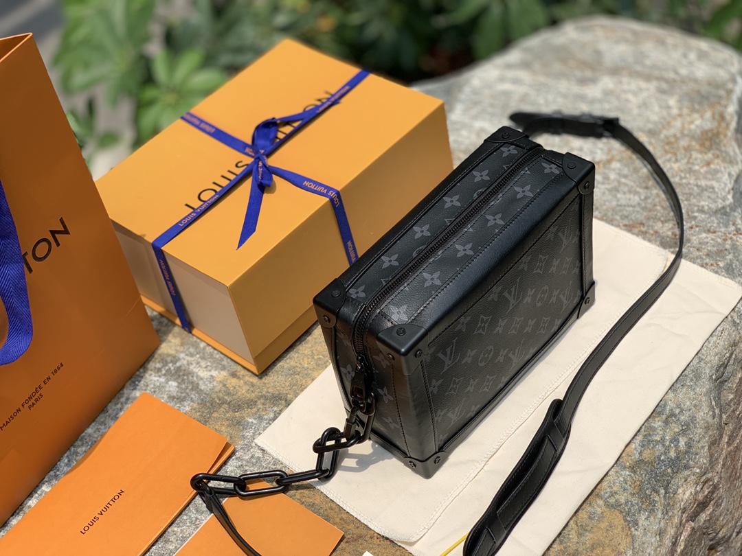 🌼 m44730尺寸25×18×10CM 朱一龙、唐晓天同款！Soft Trunk真的从去年年底开始，一