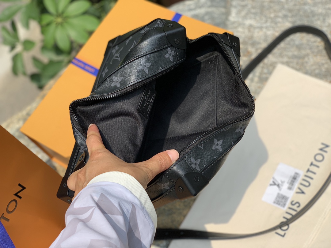 🌼 m44730尺寸25×18×10CM 朱一龙、唐晓天同款！Soft Trunk真的从去年年底开始，一