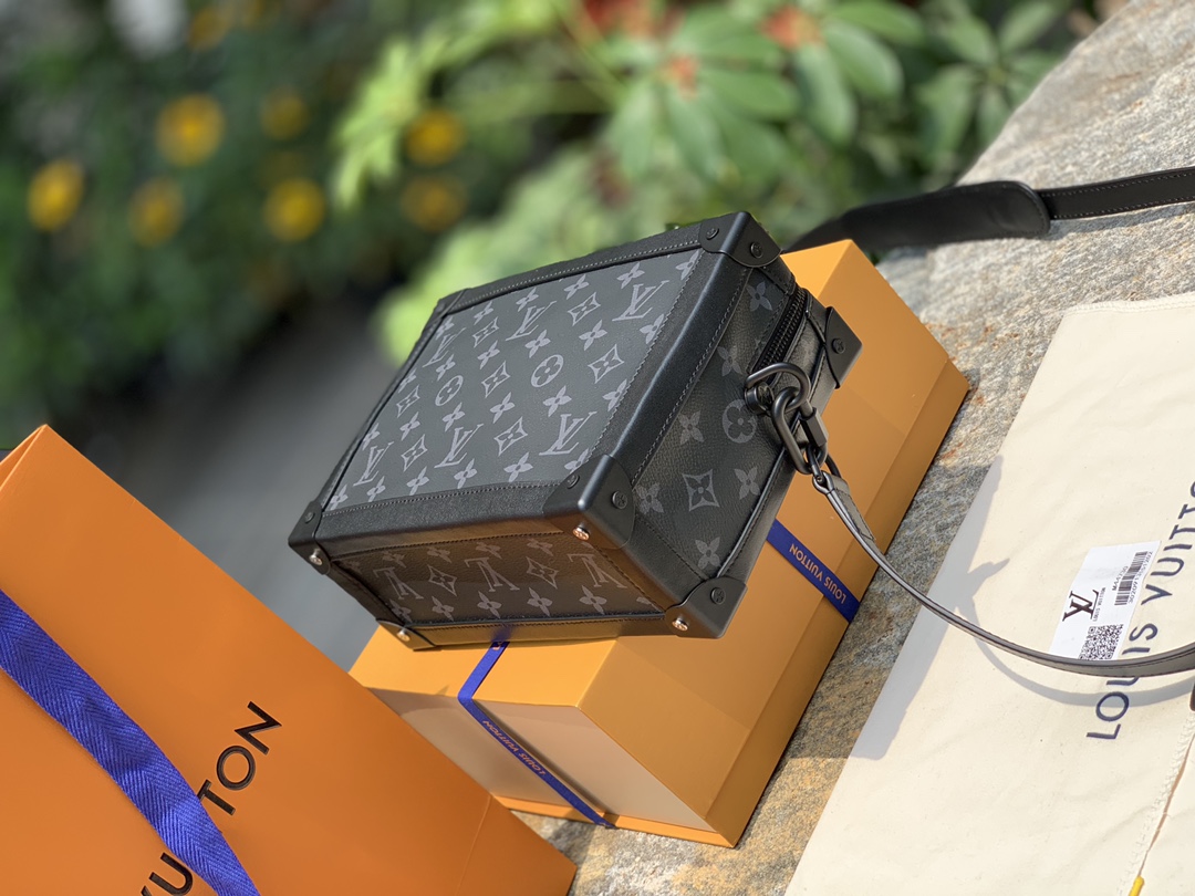 🌼 m44730尺寸25×18×10CM 朱一龙、唐晓天同款！Soft Trunk真的从去年年底开始，一