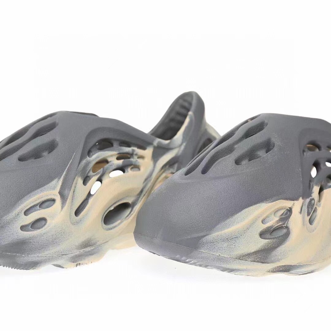 图片[7]-Adidas Yeezy Foam Runner Slide\”Stone Saget\”椰子童鞋户外风格包头运动沙滩凉拖防滑洞洞跑步凉鞋“灰黄”GX8507 尺码：28码=10K 29码=11K 31码=12K 32码=13K 33=1Y-选品中心