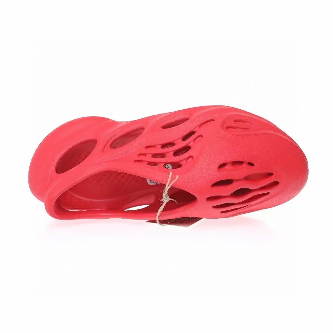 图片[3]-Adidas Yeezy Foam Runner Slide\”Stone Saget\”椰子童鞋户外风格包头运动沙滩凉拖防滑洞洞跑步凉鞋大红GX1136 尺码：28码=10K 29码=11K 31码=12K 32码=13K 33=1Y-选品中心