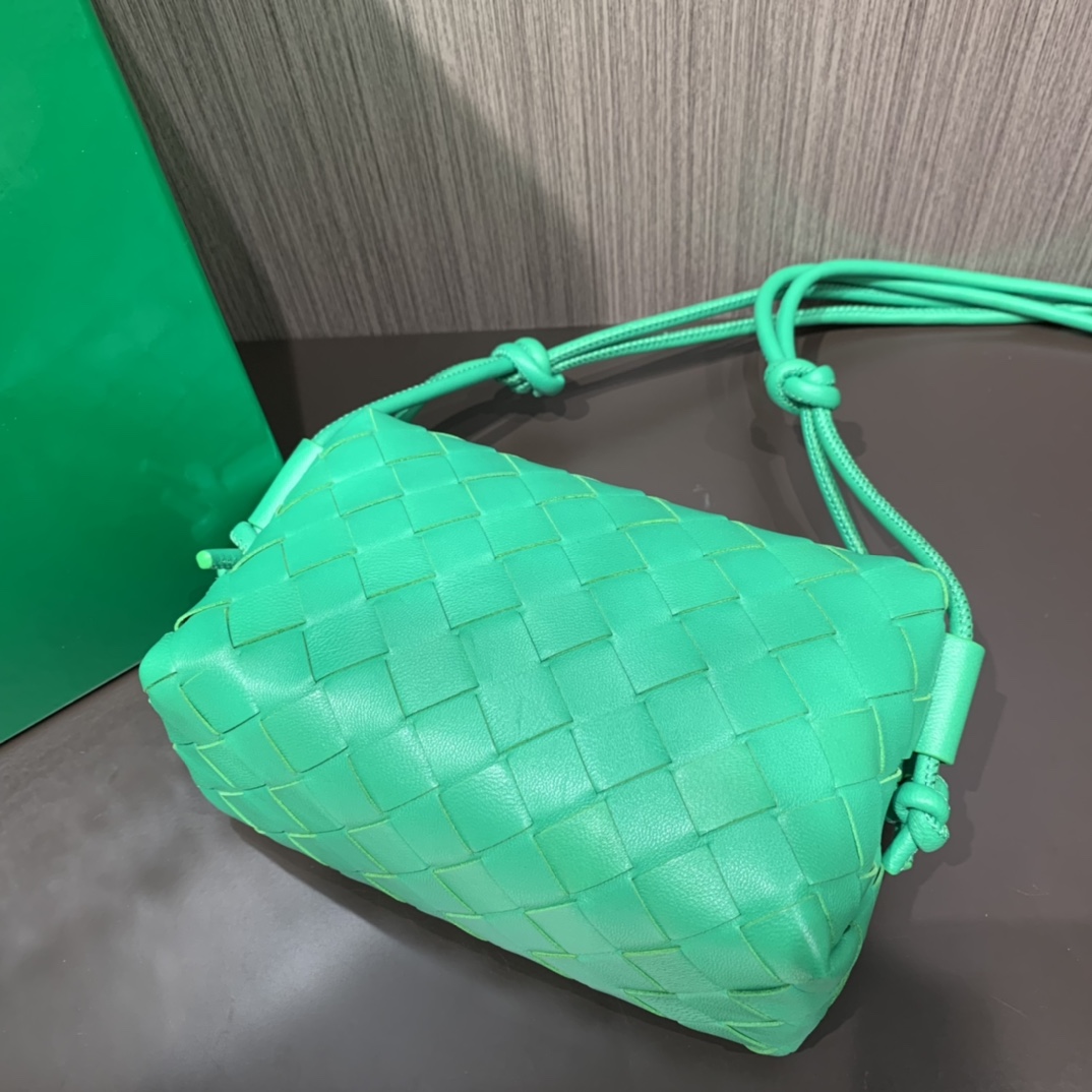 Bottega Veneta LOOP 编织小方包 666683鹦鹉绿