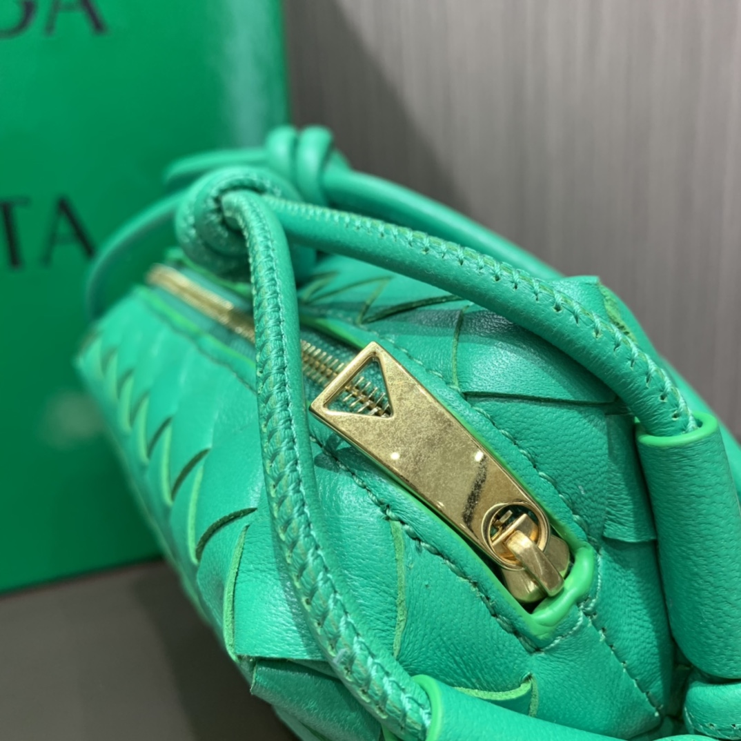 Bottega Veneta LOOP 编织小方包 666683鹦鹉绿