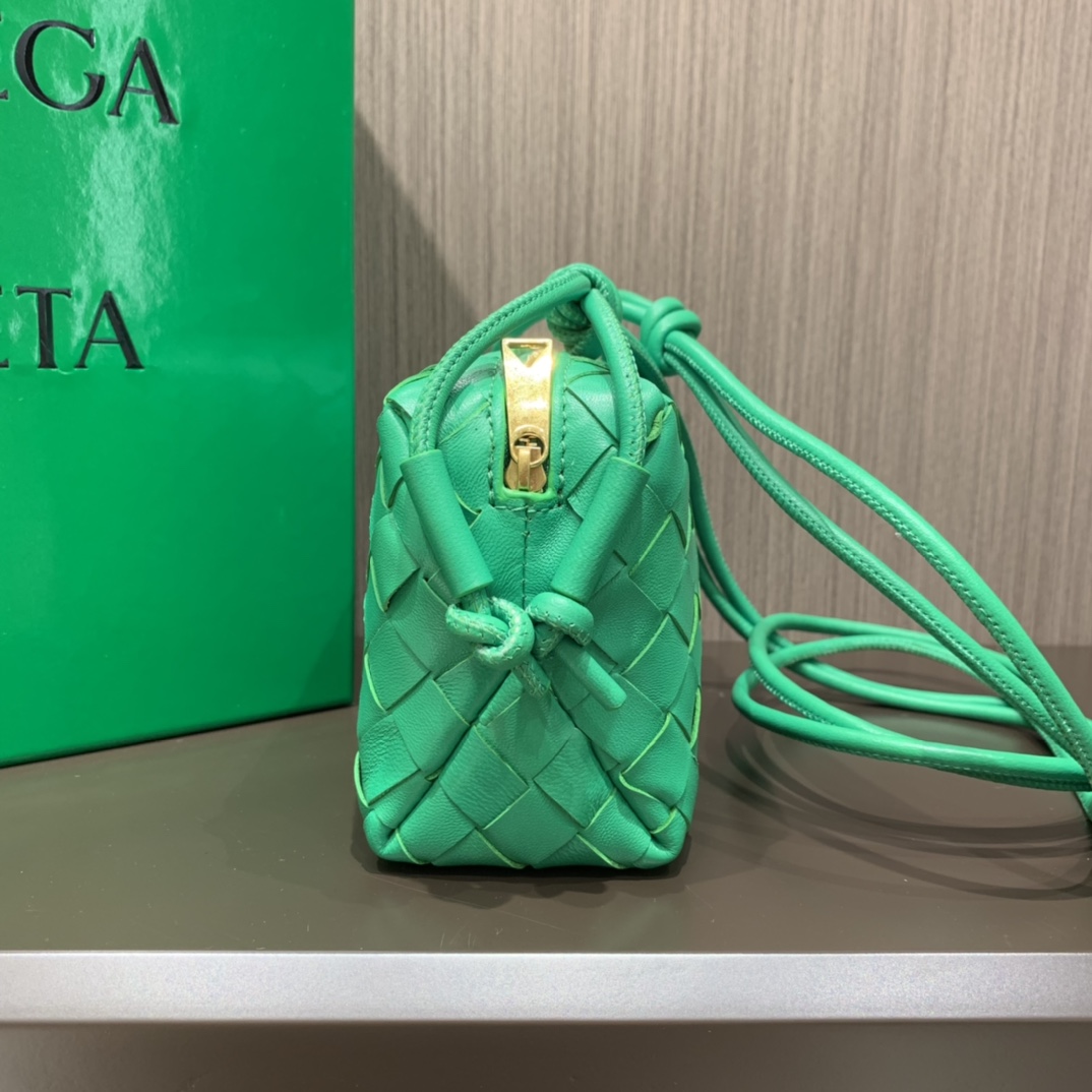 Bottega Veneta LOOP 编织小方包 666683鹦鹉绿