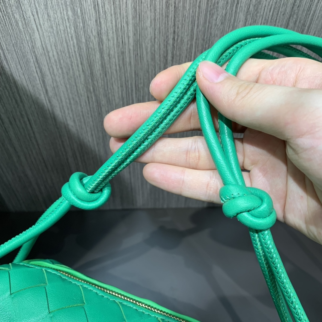 Bottega Veneta LOOP 编织小方包 666683鹦鹉绿