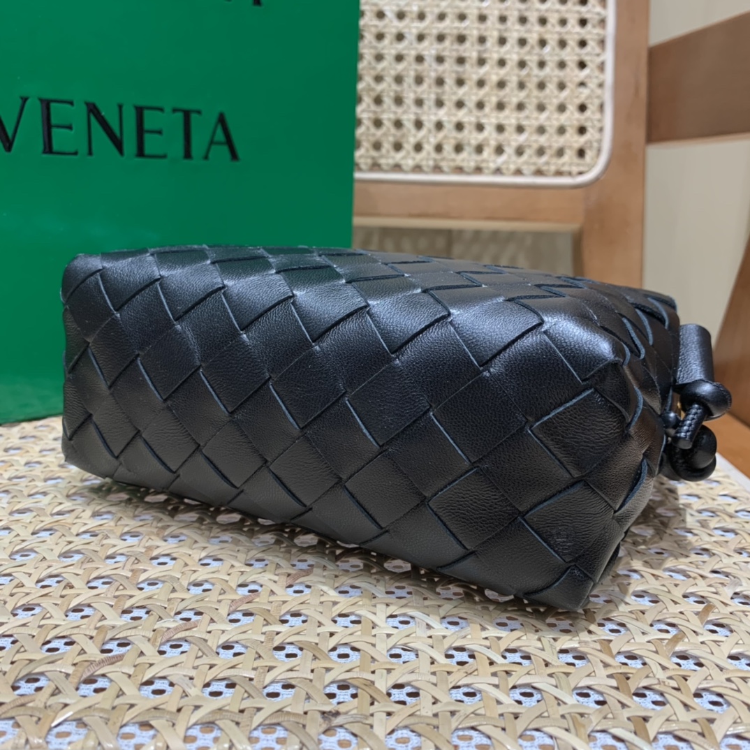 Bottega Veneta LOOP 编织小方包 666683黑色