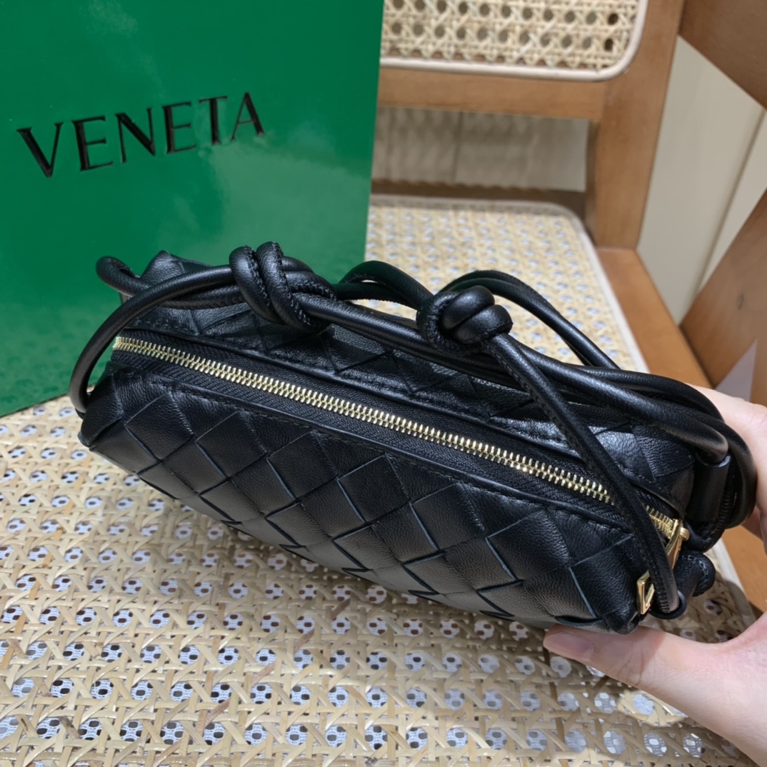 Bottega Veneta LOOP 编织小方包 666683黑色