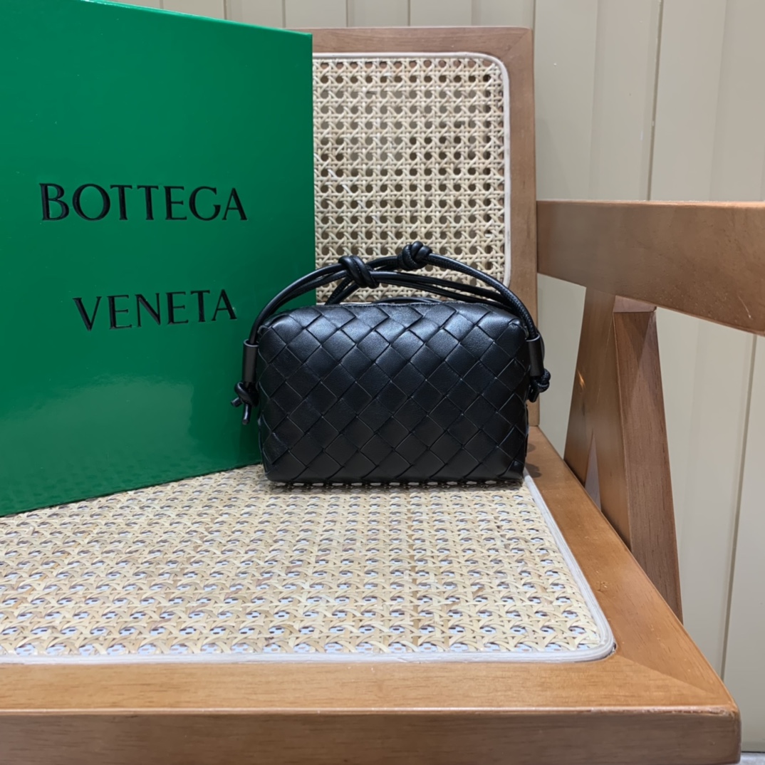 Bottega Veneta LOOP 编织小方包 666683黑色