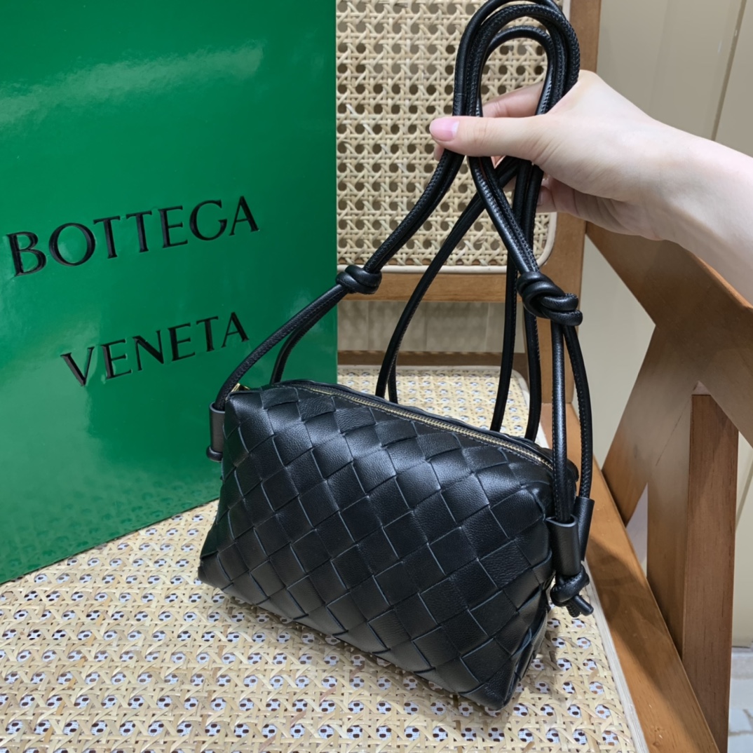 Bottega Veneta LOOP 编织小方包 666683黑色