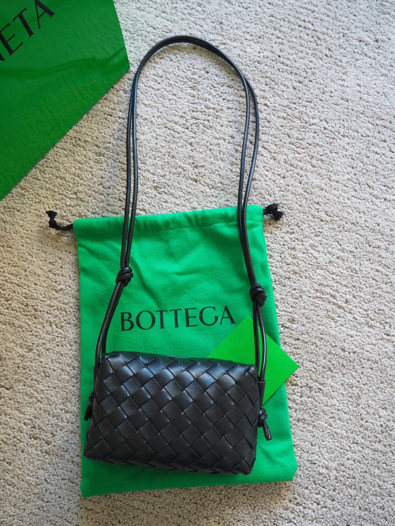 Bottega Veneta LOOP 编织小方包 666683黑色