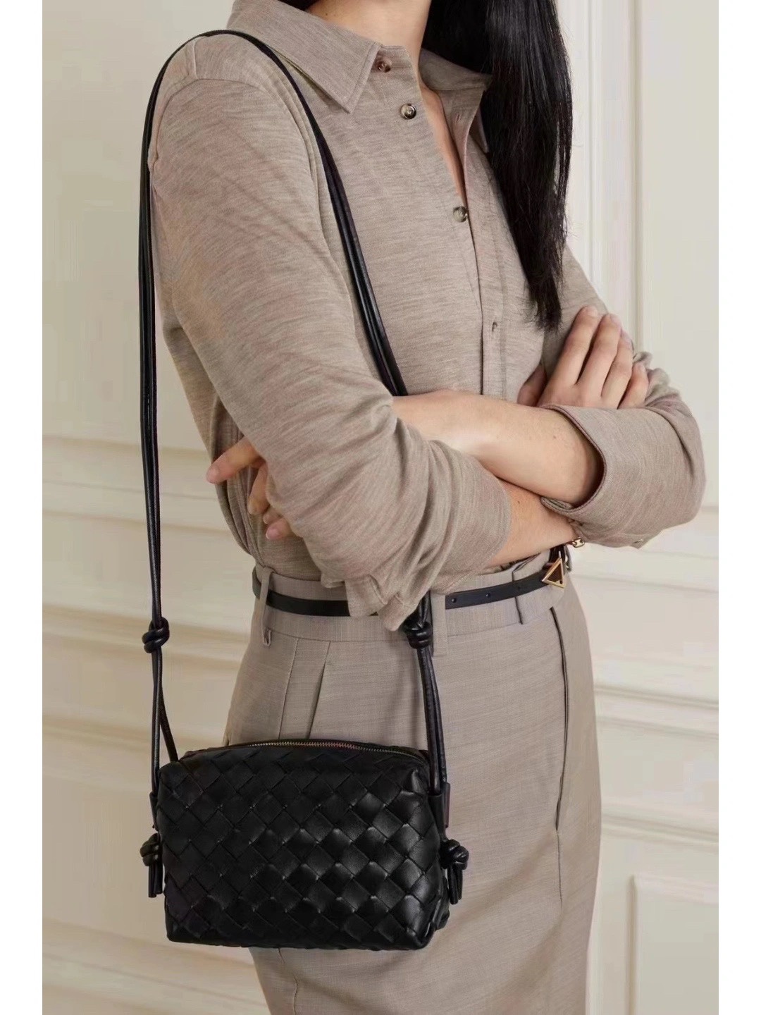 Bottega Veneta LOOP 编织小方包 666683黑色