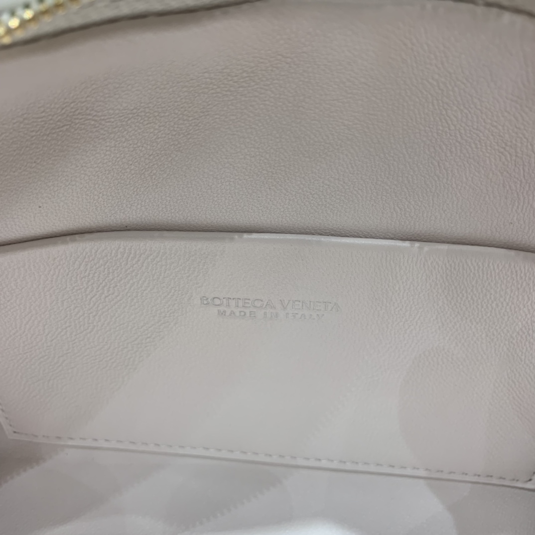 Bottega Veneta LOOP 编织小方包 666683白色