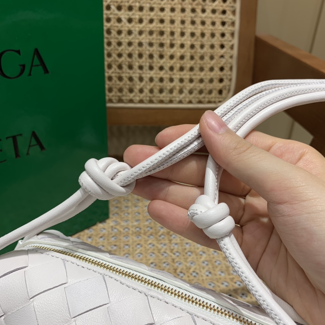 Bottega Veneta LOOP 编织小方包 666683白色