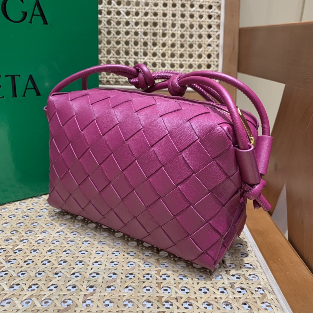 Bottega Veneta LOOP 编织小方包 666683朱砂红