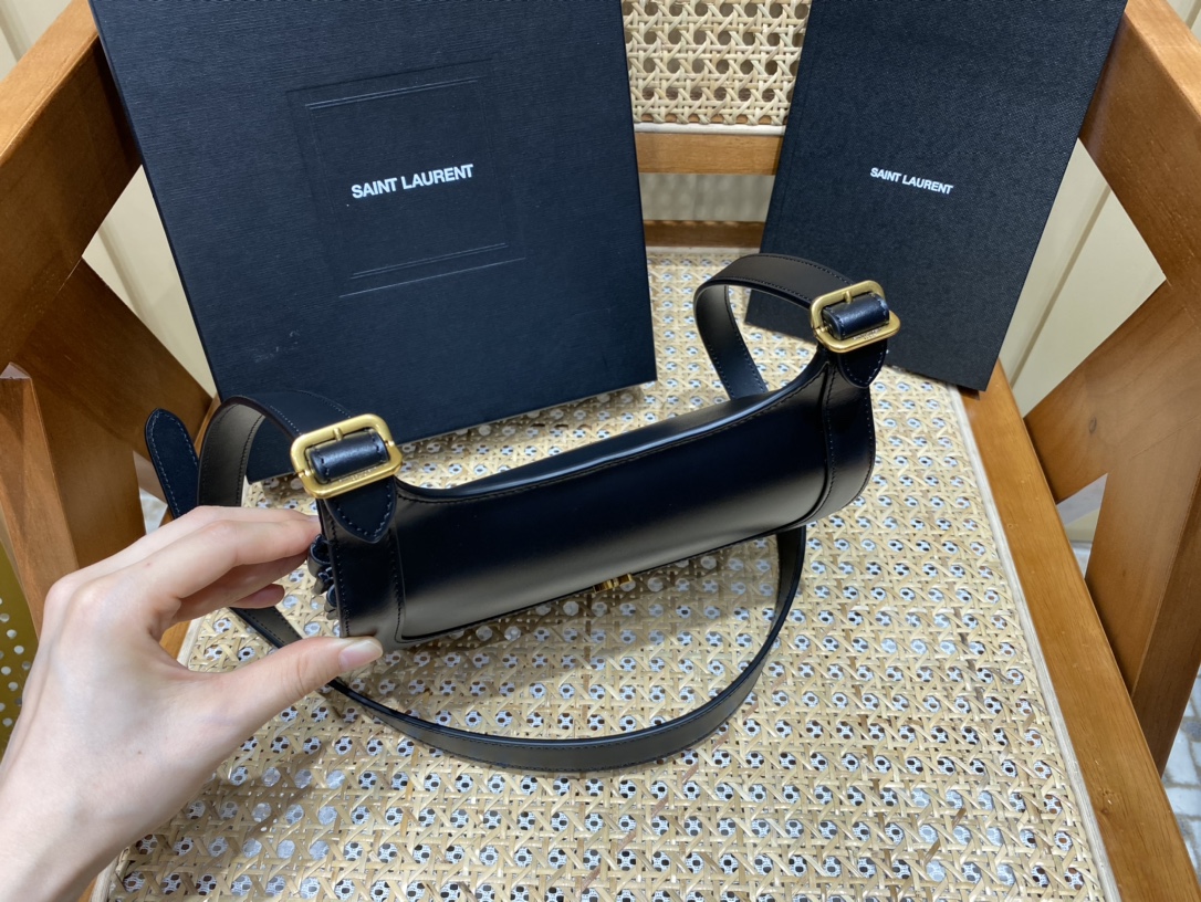 Saint laurent Ysl 𝐂𝐡𝐚𝐫𝐥𝐢𝐞 2022春夏最新款肩背斜挎包684742