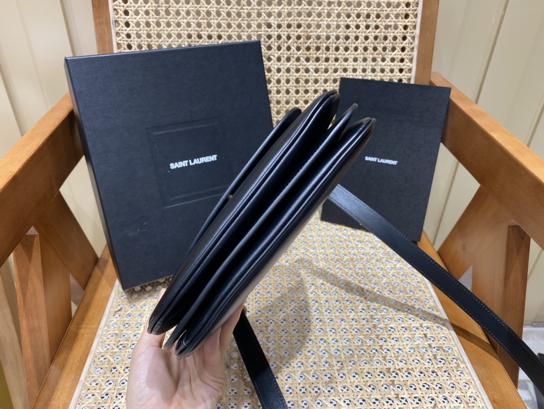 Saint laurent Ysl 𝐂𝐡𝐚𝐫𝐥𝐢𝐞 2022春夏最新款肩背斜挎包684742