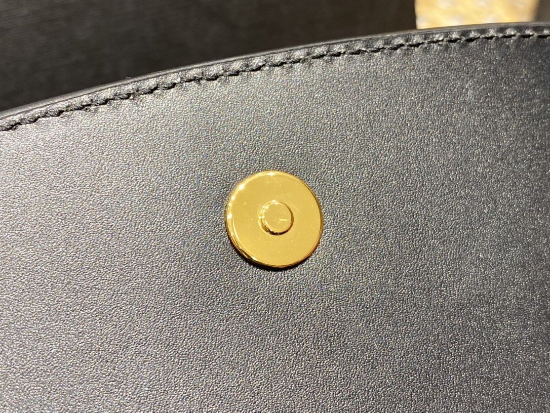 Saint laurent Ysl 𝐂𝐡𝐚𝐫𝐥𝐢𝐞 2022春夏最新款肩背斜挎包684742