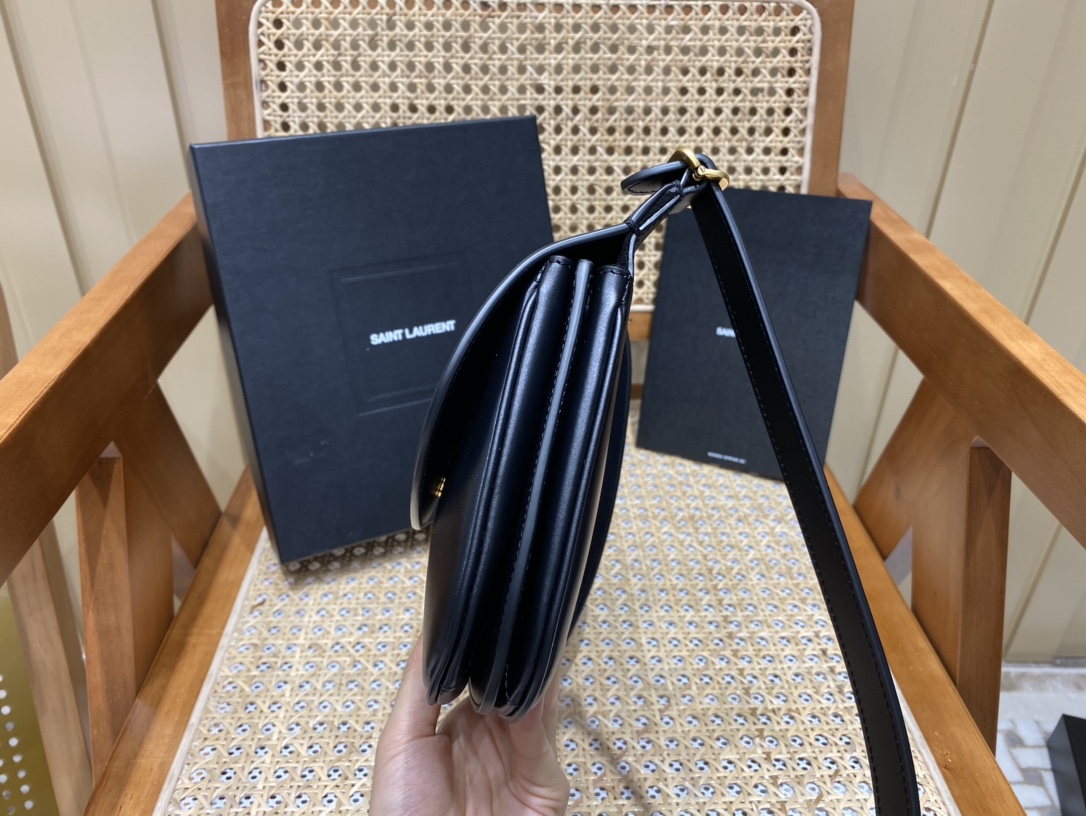 Saint laurent Ysl 𝐂𝐡𝐚𝐫𝐥𝐢𝐞 2022春夏最新款肩背斜挎包684742