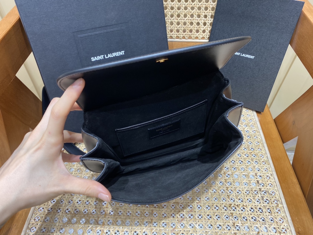 Saint laurent Ysl 𝐂𝐡𝐚𝐫𝐥𝐢𝐞 2022春夏最新款肩背斜挎包684742