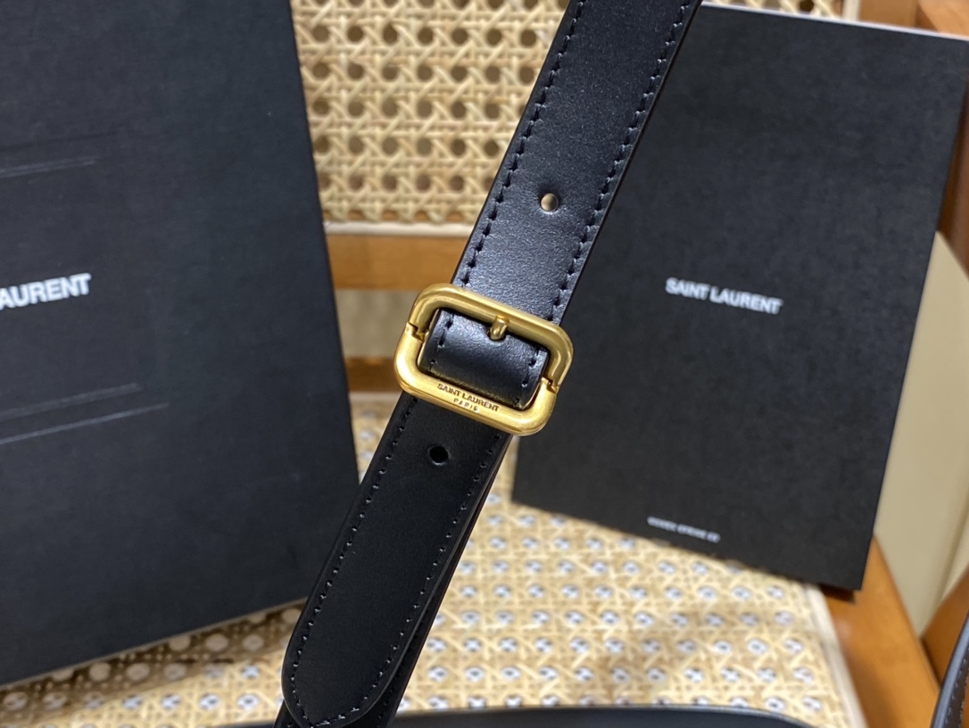Saint laurent Ysl 𝐂𝐡𝐚𝐫𝐥𝐢𝐞 2022春夏最新款肩背斜挎包684742