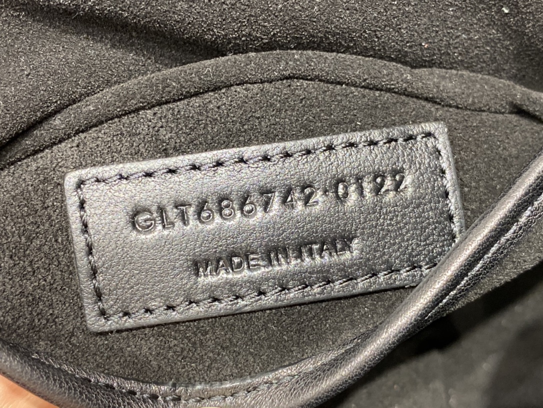 Saint laurent Ysl 𝐂𝐡𝐚𝐫𝐥𝐢𝐞 2022春夏最新款肩背斜挎包684742