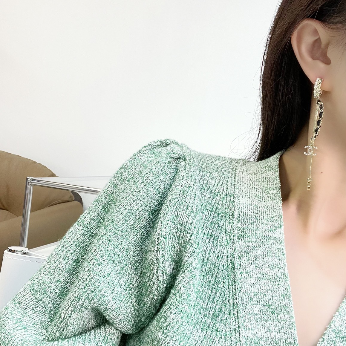 新款☑️CHANEL香奈儿双c流苏黑皮绳耳钉耳环