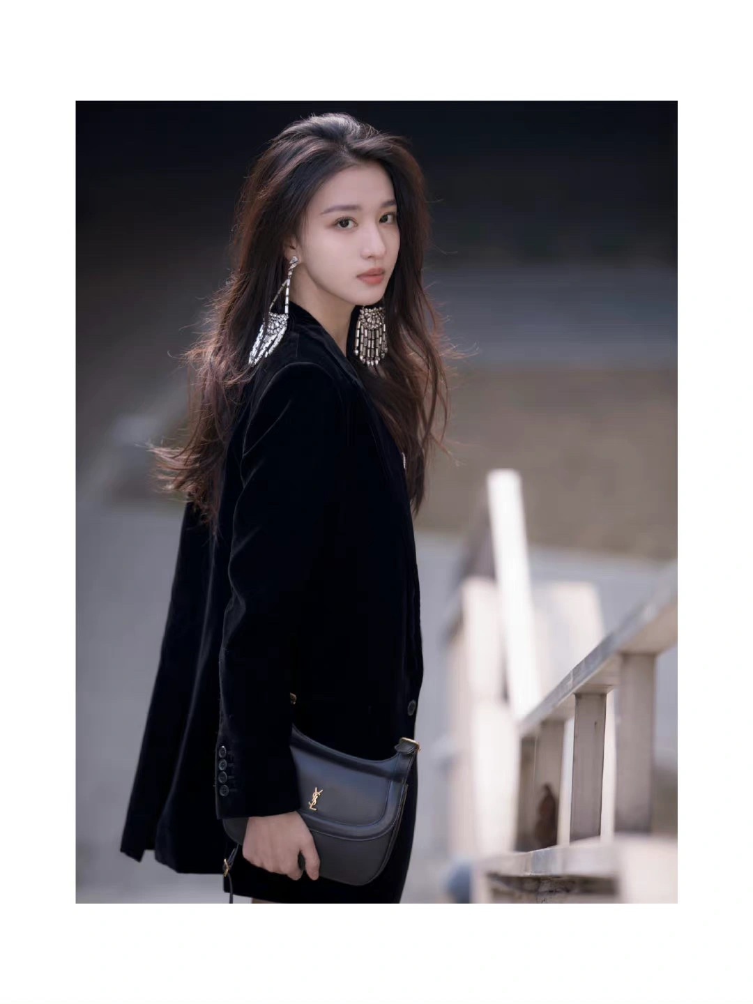 Saint laurent Ysl 𝐂𝐡𝐚𝐫𝐥𝐢𝐞 2022春夏最新款肩背斜挎包684742