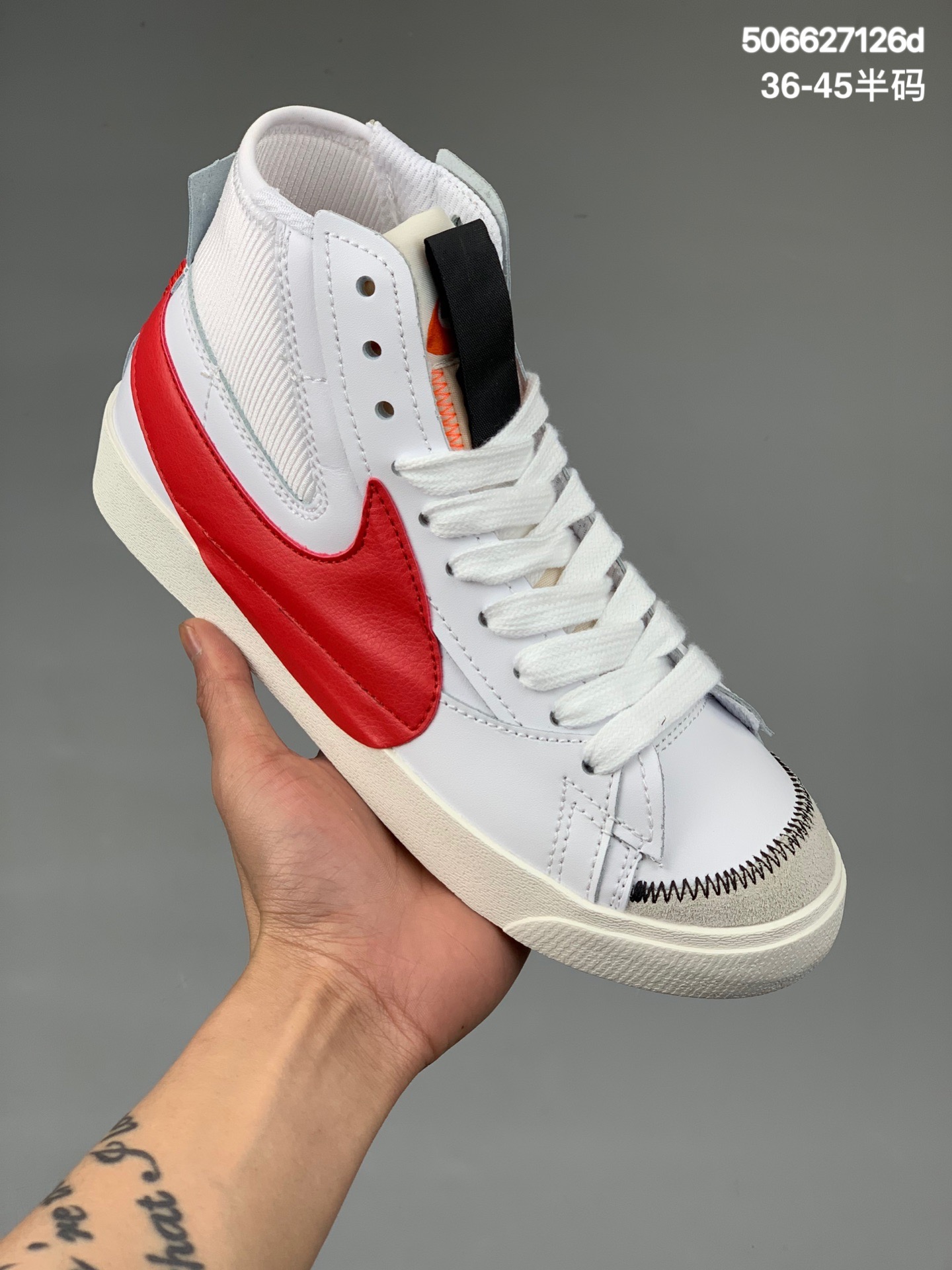 
真标Nike Blazer Low ’1977 Jumbo 经典开拓者低帮百搭休闲运动板鞋，采用环保材料的大底 独特的鞋面连者鞋底印刷，演绎出了这个配色的独特风格，眼前的新设计选用皮质。配出当下流行元素。呈现属于现代潮流的美感。

货号：DD3111
尺码：36 36.5 37 38 38.5 39 40 40.5 41 42 42.5 43 44 45
编码：506627126d