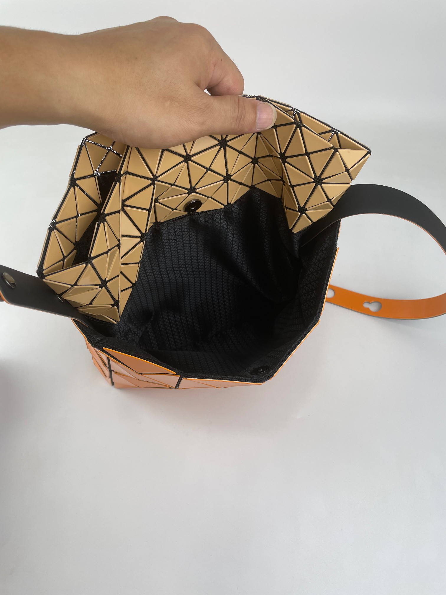 130 Borsa salvagente Three Mansions Nuovo ISSEY MIYAKE Small Box Bird's Nest Design Concept Può contenere oggetti come le chiavi del cellulare, due p_voghion.com