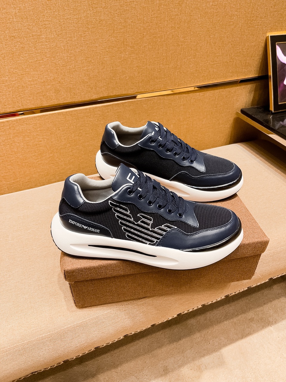 I5  阿玛尼 男鞋高端品牌 官网1：1最新力作：鞋面采用意大利进口头层牛皮搭配舒适透气内里➕原版防滑耐磨大底制作 ，让行走更加便捷舒适，惊世之作，与官方的质量相比美的1：1复刻[色]打造时尚个性衬托你的与众不同潮男必备!经典