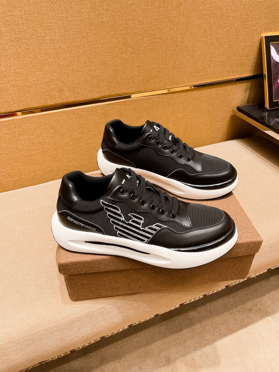 I5  阿玛尼 男鞋高端品牌 官网1：1最新力作：鞋面采用意大利进口头层牛皮搭配舒适透气内里➕原版防滑耐磨大底制作 ，让行走更加便捷舒适，惊世之作，与官方的质量相比美的1：1复刻[色]打造时尚个性衬托你的与众不同潮男必备!经典