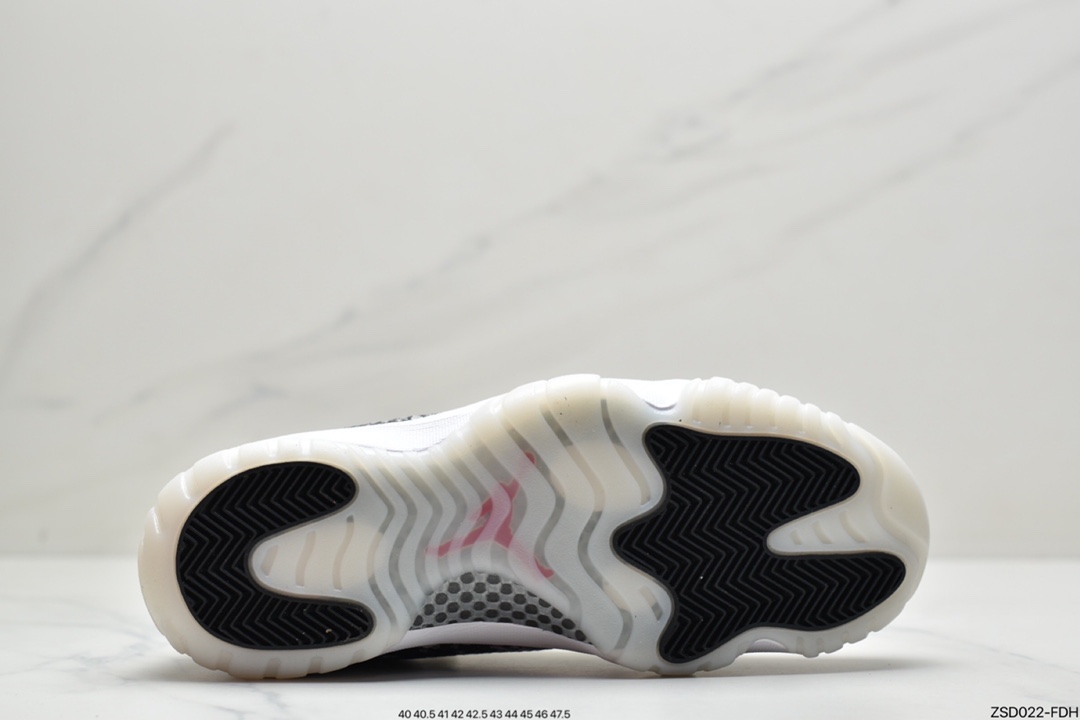 320 Air Jordan 11 low 白蛇鞋身采用黑白蛇纹CD6846-002