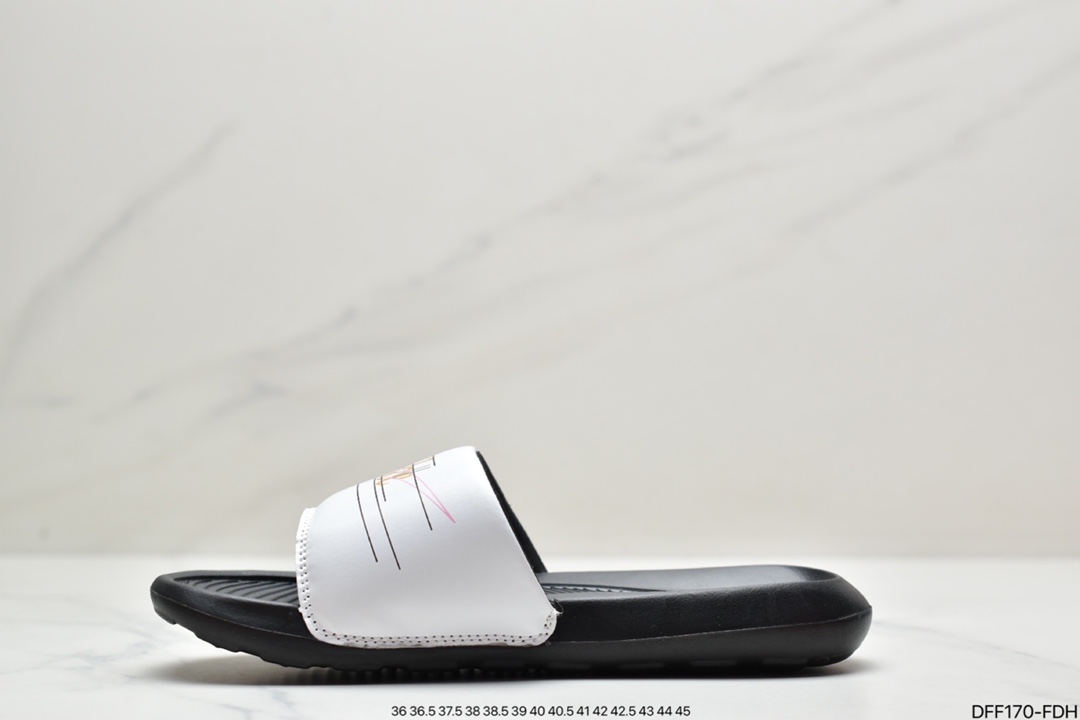 75 耐克Nike VICTORI ONE SLIDE 耐克 夏季时尚舒适 沙滩鞋
