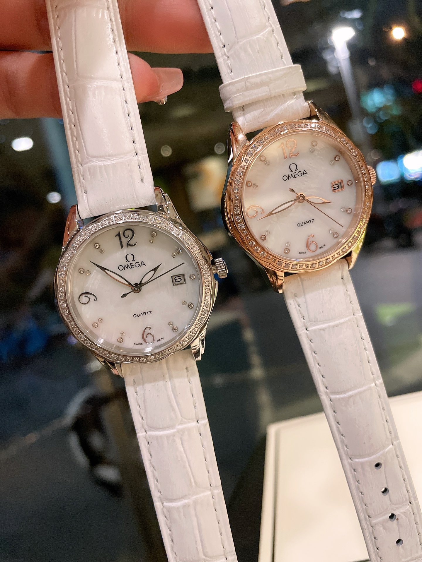 L0    欧米茄  Omega  女士腕表 进口石英机芯 316L精钢表壳 直径36mm厚8mm该款腕表备受女性喜爱，在不同的场合映耀着她们各自的独特个性与迷人风华