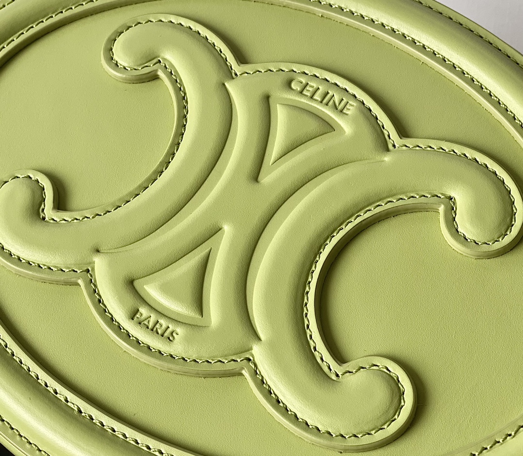 CELINE 光滑牛皮革斜挎椭圆形猪鼻子包 198603牛油果绿