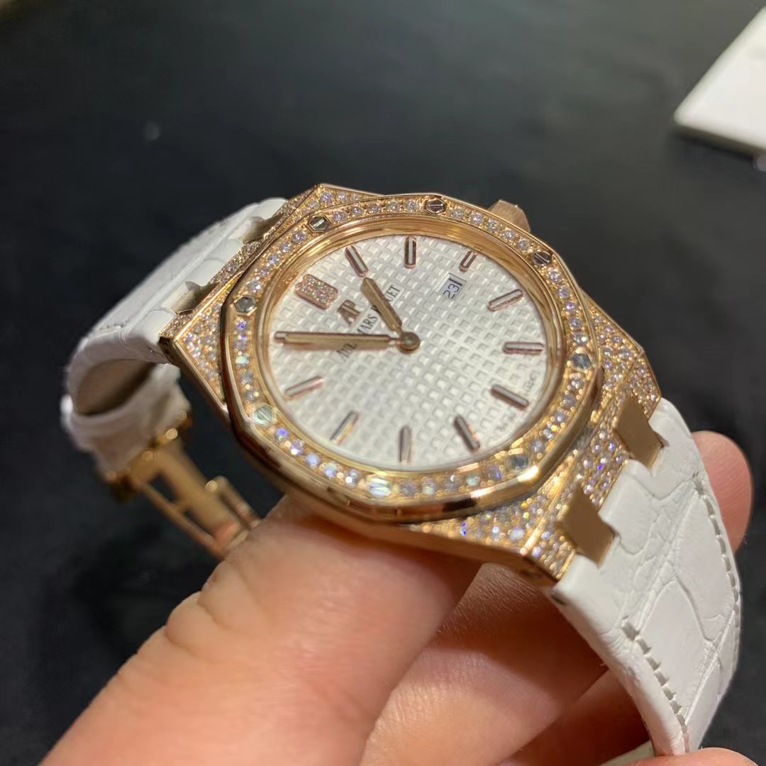 Audemars Piguet 爱彼皇家橡树系列 女款