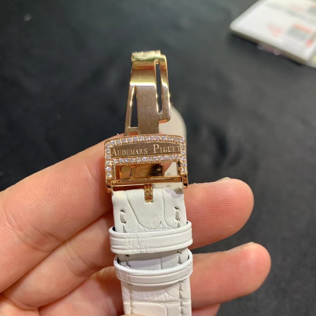 Audemars Piguet 爱彼皇家橡树系列 女款