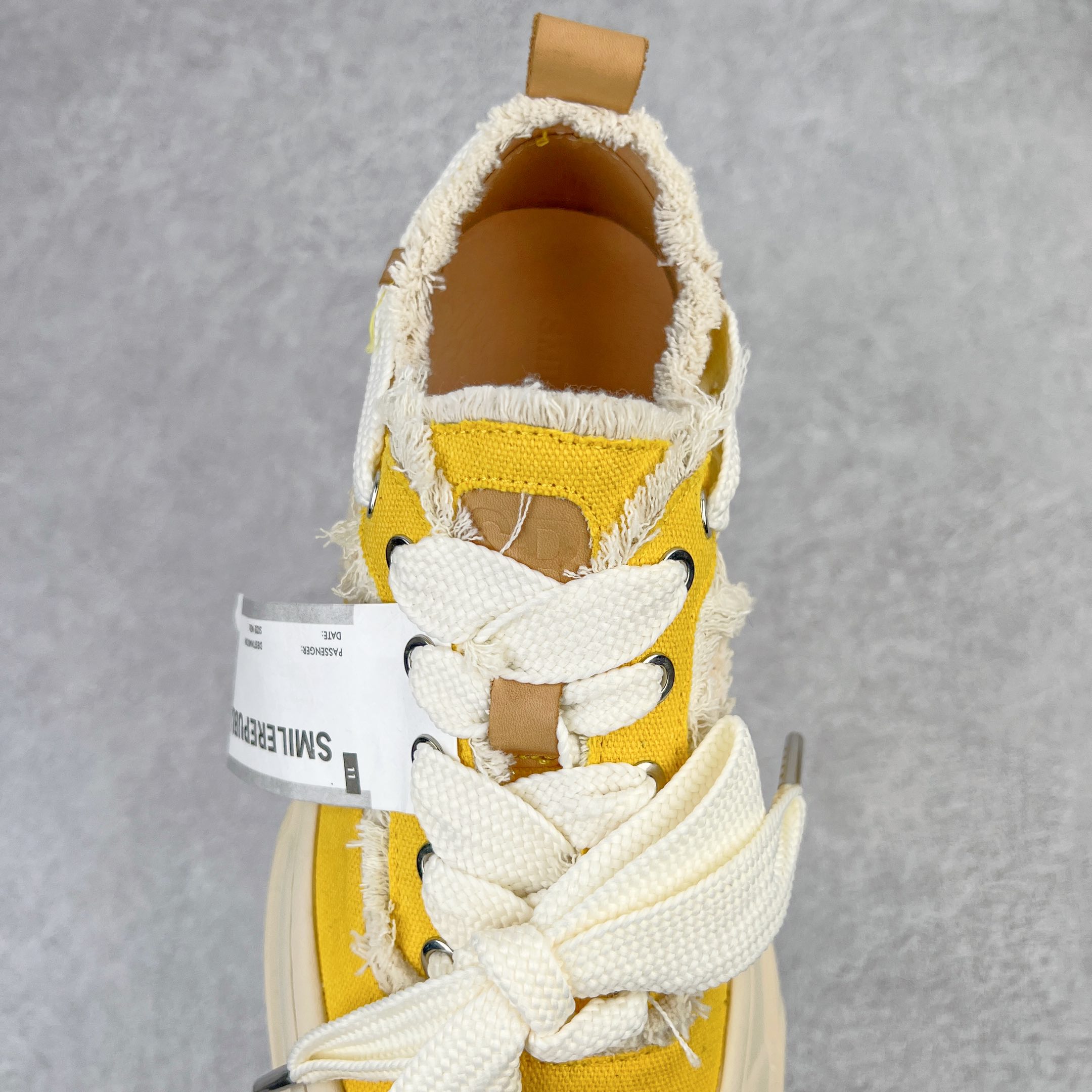 图片[5]-＃开春福利 SMILEREPUBLIC檀健次同款经典新款起司猫低帮开口笑厚底帆布鞋 新晋街头鞋履品牌SMILEREPUBLIC Canvas 系列 以 SMILE 为灵感来源 捕捉潮流 主打柔软的帆布设计 有裁切的羊毛流苏与独特编织技艺 超软水染牛皮内里 注塑成型鞋垫 4cm厘米外增高效果橡胶鞋底 尺码：35 36 37 38 39 40 41 42 43 44-选品中心