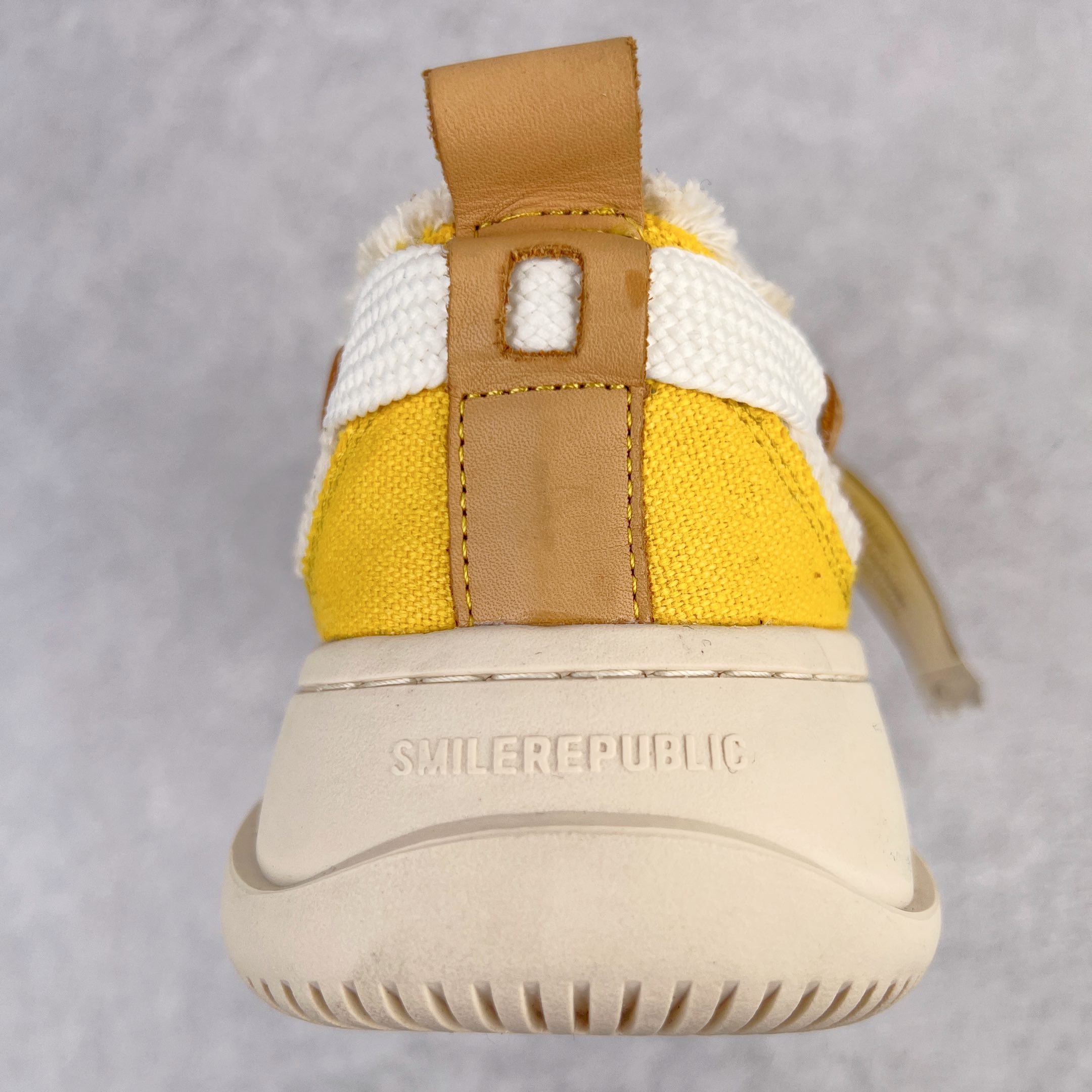图片[8]-＃开春福利 SMILEREPUBLIC檀健次同款经典新款起司猫低帮开口笑厚底帆布鞋 新晋街头鞋履品牌SMILEREPUBLIC Canvas 系列 以 SMILE 为灵感来源 捕捉潮流 主打柔软的帆布设计 有裁切的羊毛流苏与独特编织技艺 超软水染牛皮内里 注塑成型鞋垫 4cm厘米外增高效果橡胶鞋底 尺码：35 36 37 38 39 40 41 42 43 44-选品中心