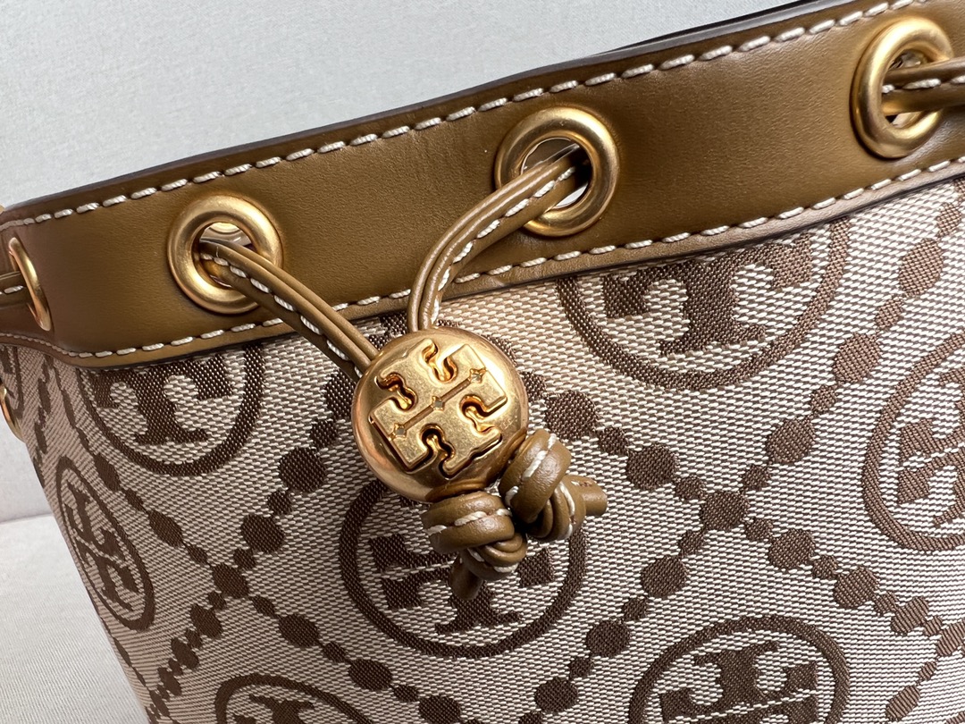 Tory Burch TB新款T MONOGRAM提花中号水桶包 logo图案 非常漂亮 袋口抽绳设计