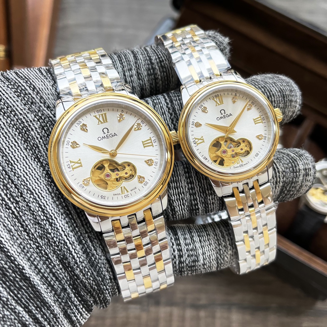 品牌： 欧米茄 Omega －OMEGA 款式：镂空情侣机械腕表 机芯：进口西铁城82s0机芯 镜面：蓝宝石玻璃镜面 表壳：316L精钢壳套 表带：316L精钢表带 尺寸：男42mm 厚11mm 尺寸：女32mm 厚11mm
