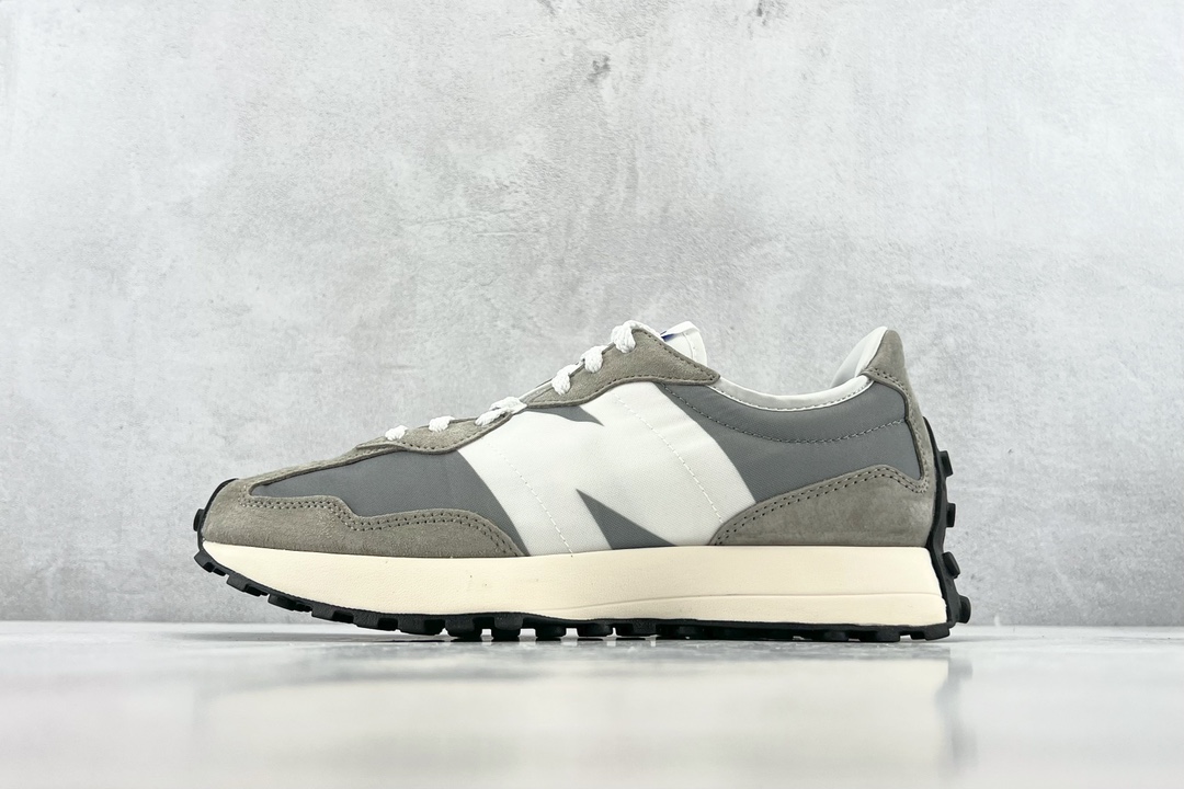 总裁特价 
公司级 New Balance 437 元祖灰

货号：MS327LAB
尺码：36 37 