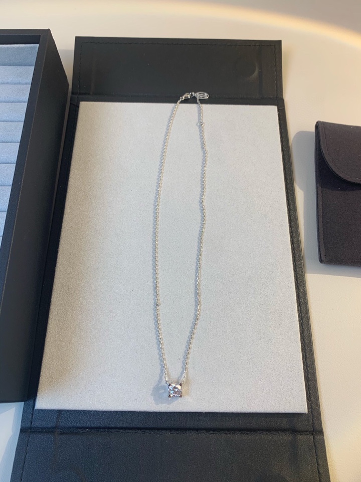 NO:102237,Cartier horn single diamond necklace Seiko version, material s925 silver, Cartier necklace, cartier, necklace19860909卡地亚牛角单钻项链 精工版本,材质s925银,卡地亚项链,cartier,necklace,Jewelry