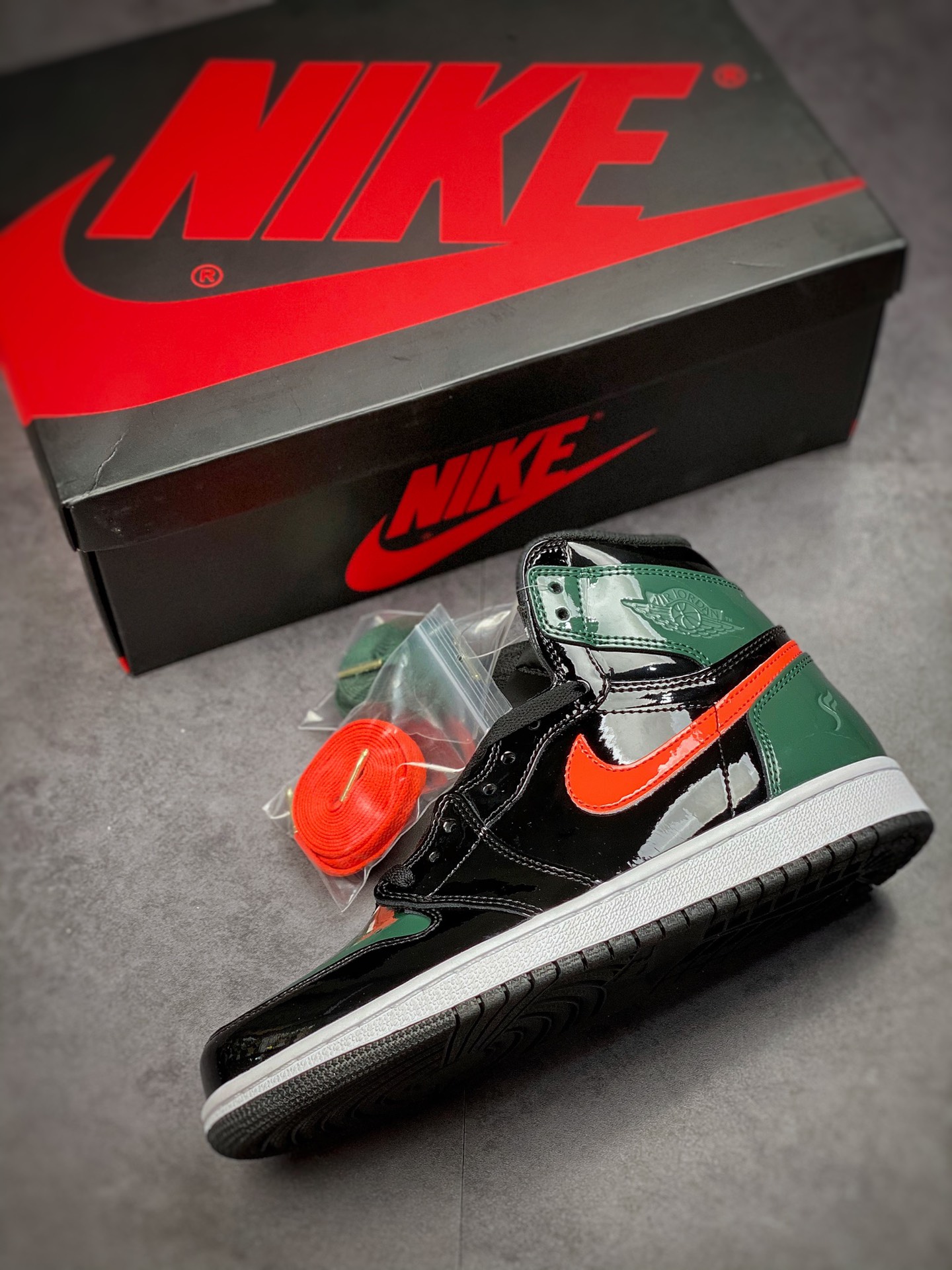 300 Air Jordan 1 黑绿橙 漆皮 纯原大厂出品AV3905-038