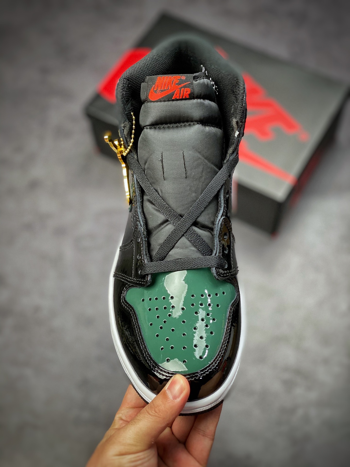 300 Air Jordan 1 黑绿橙 漆皮 纯原大厂出品AV3905-038
