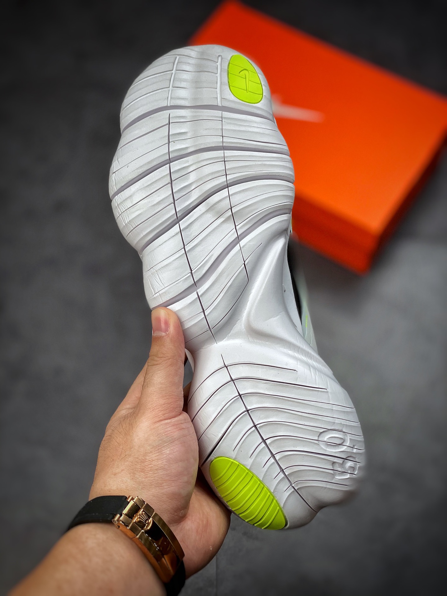 160 Nike Free RN Flyknit 赤足5.0二代轻跑鞋 AQ1289-100