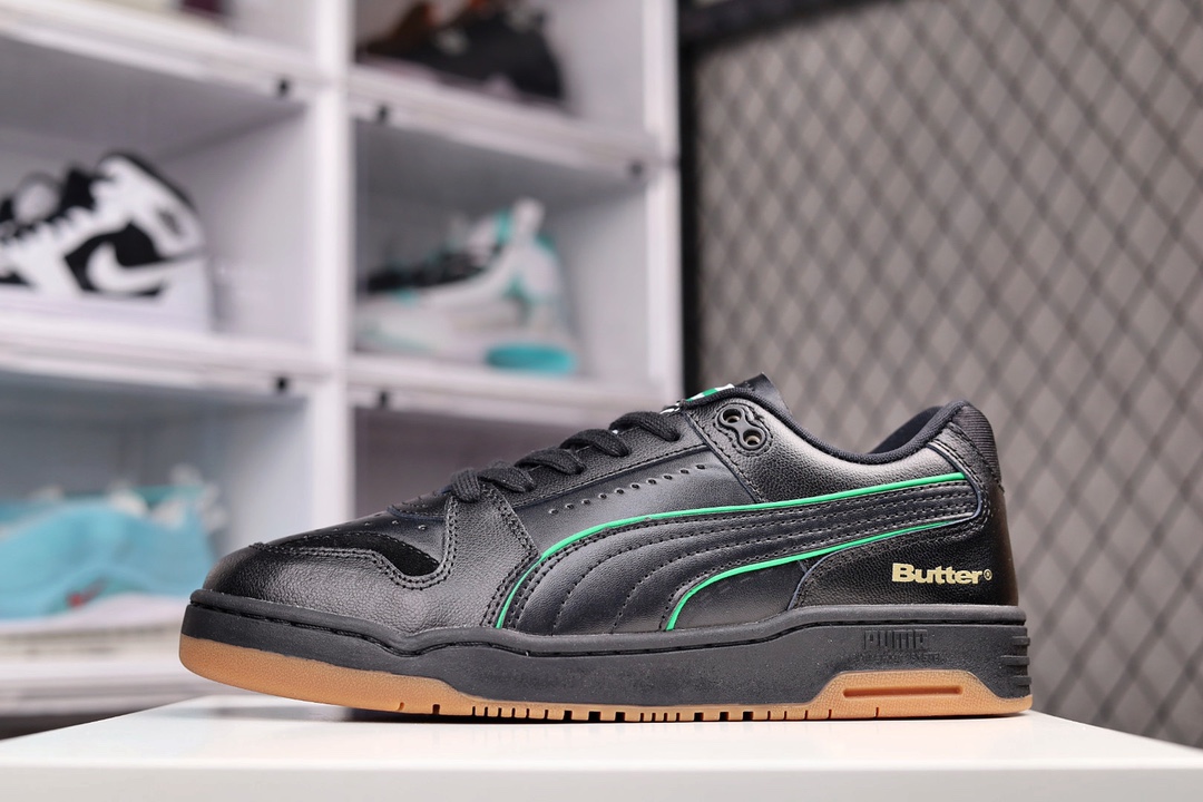 G0 男鞋真标原楦原纸版开发采用纤维皮革拼接翻毛皮革鞋面材质外置耐磨橡胶大底重返潮流街头,书写复古情怀携手澳大利亚滑板品牌Butter Goods x PUMA Slipstream Lo Retro 气流系列低帮复古百搭休闲运动篮球板鞋“皮革米白绿生胶底”993YBL