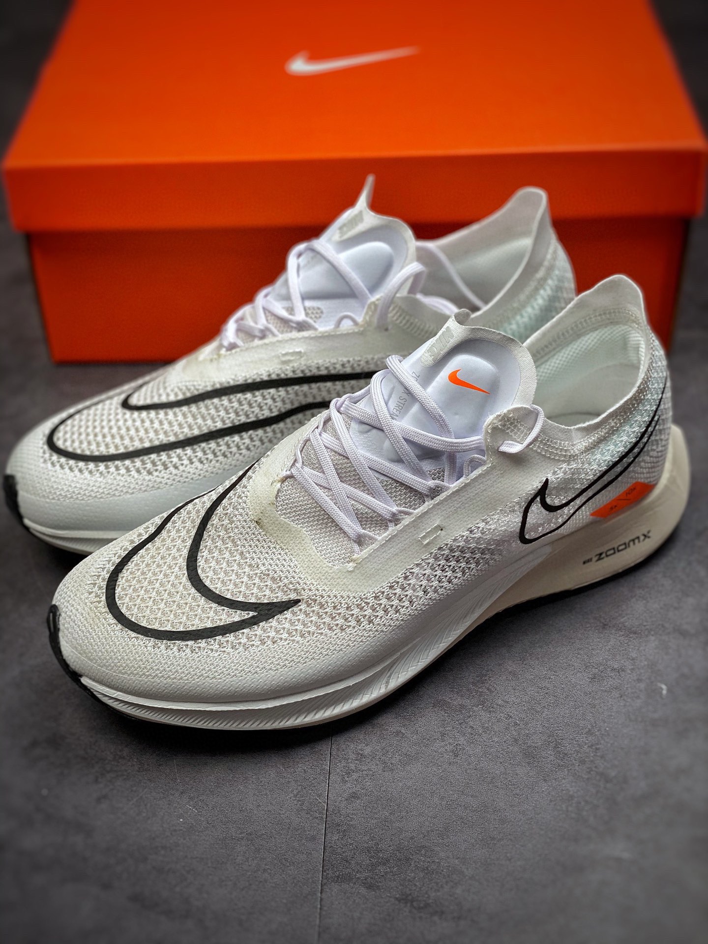 160 Nike ZoomX streakfly Proto 低帮跑鞋