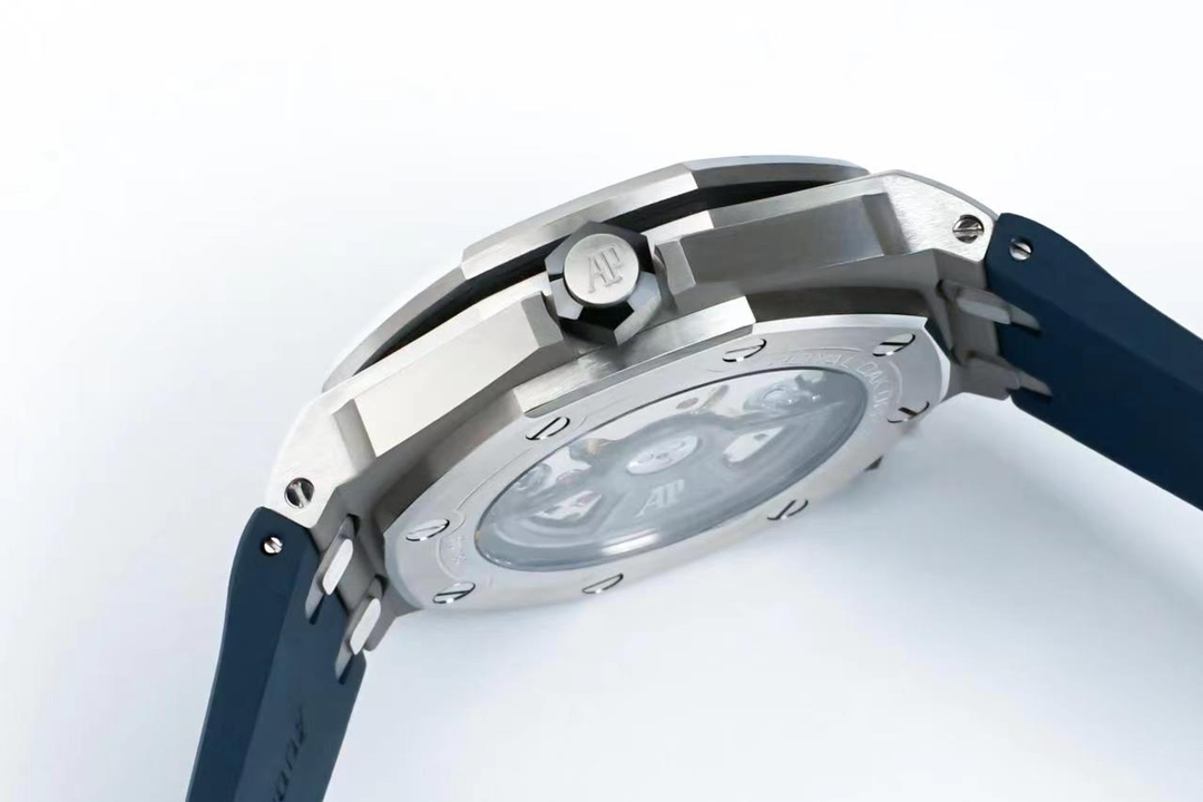 新款15720Calibre 4308自动上链机芯腕表